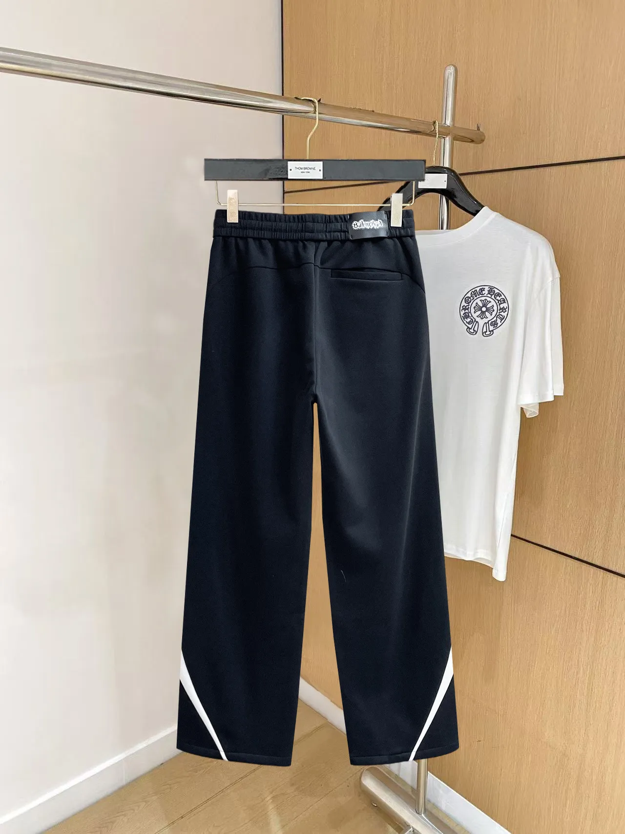 Balenciaga [High Version] 2026 Autumn and Winter latest products, available at counters at the same time, Original product, fashionable casual trousers and casual trousers, using imported original fabrics, top-grade embroidery 🪡 craft letter pattern logo, original hardware accessories decoration, simple yet fashionable, fashionable and handsome upper body, Sizes: M-3XL